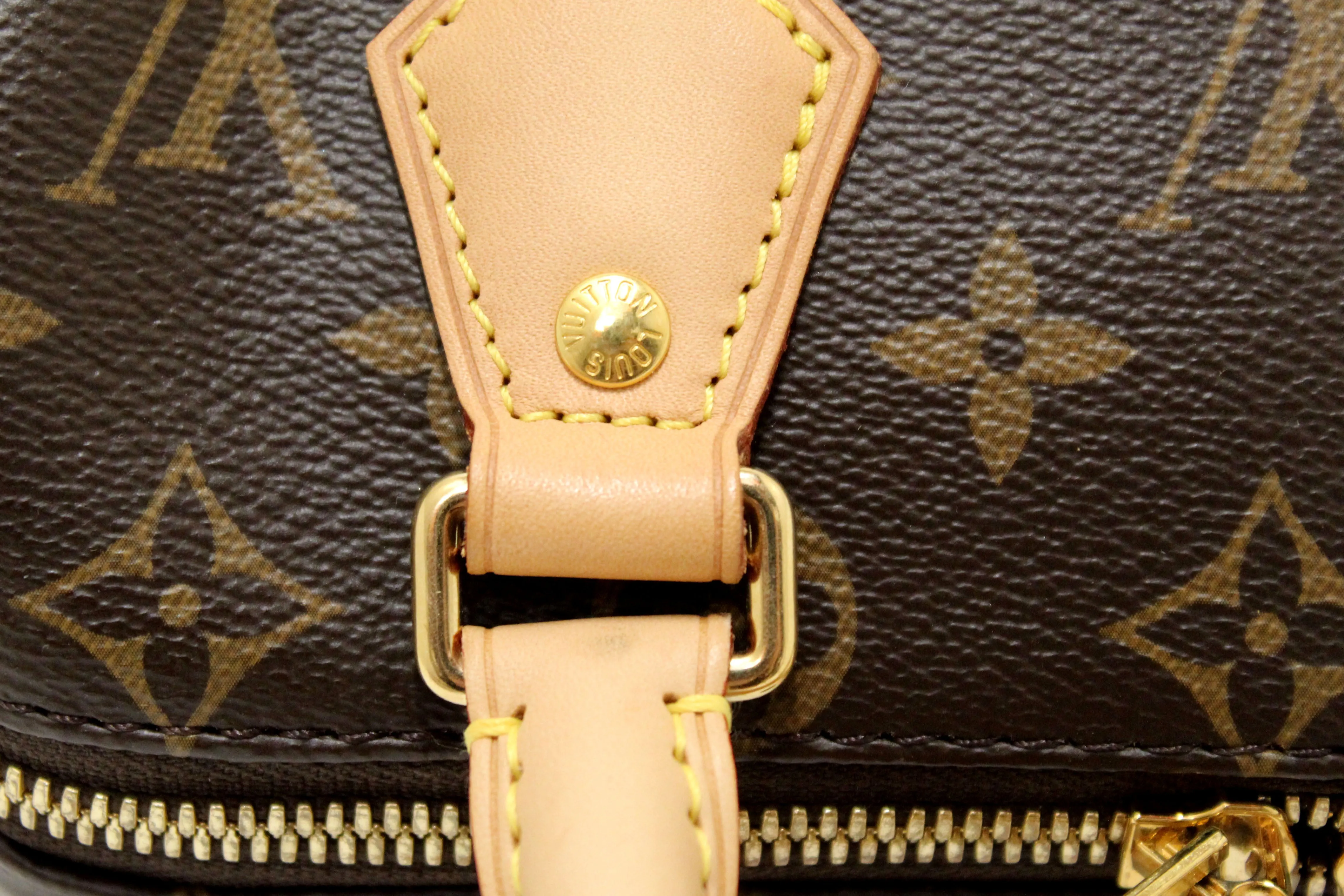 Authentic Louis Vuitton Classic Monogram Speedy 20 Bandoulière Bag