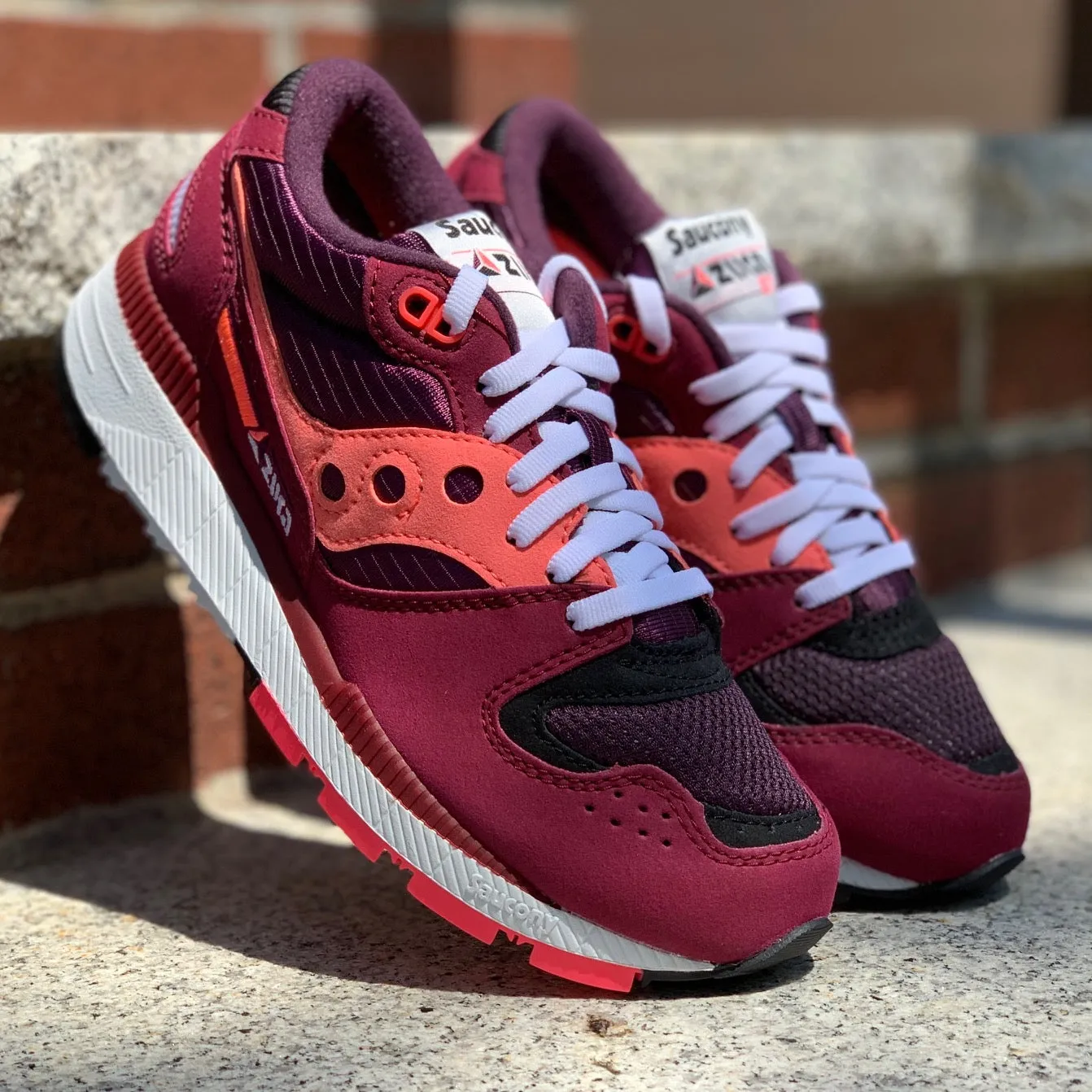 Saucony Womens Azura S60437-19 Maroon Pink